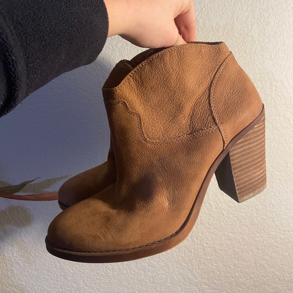 Lucky Brand Russet Lk Eller booties size 8.5
